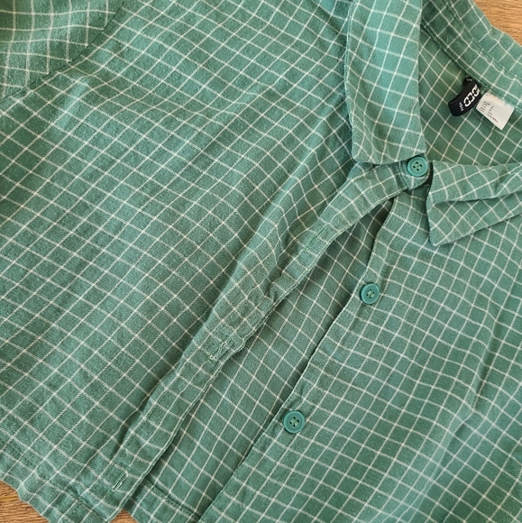 Super Cropped Button Green Plaid Shirt - Picture 2 of 3
